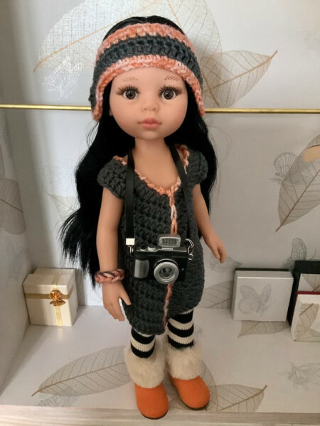 OLNOE CREATIONS - Créations Originales Au Crochet Réalisées En Provence - Poupée Mali Las Amigas Paola Reina Carina Nuit Au Musée