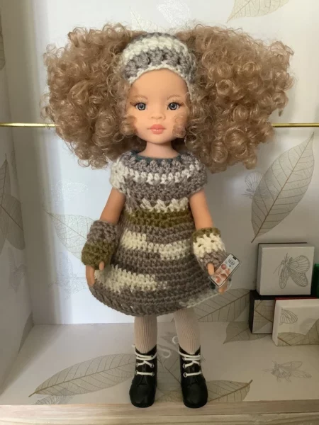 OLNOE CREATIONS - Créations Originales Au Crochet Réalisées En Provence - Poupée Las Amigas Rebeca Paola Reina Sortie à La Patinoire