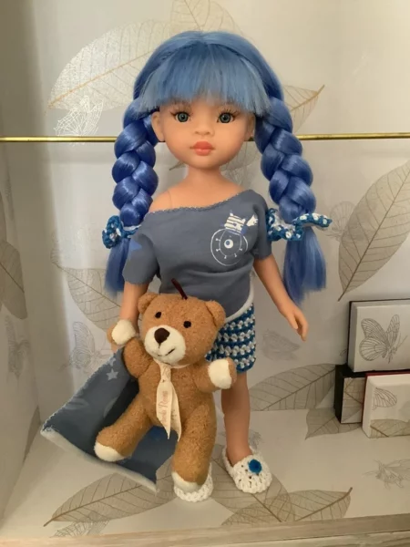 OLNOE CREATIONS - créations originales au crochet réalisées en Provence - poupée Liu Blue Las Amigas Paola Reina Soirée Pyjama