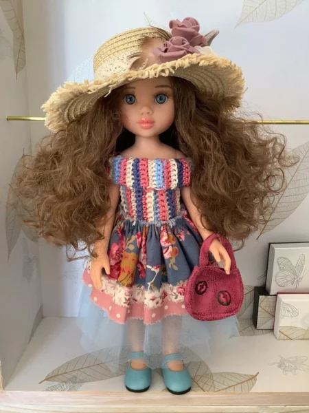 OLNOE CREATIONS - créations originales au crochet réalisées en Provence - poupée Las Amigas Paola Reina Carmen