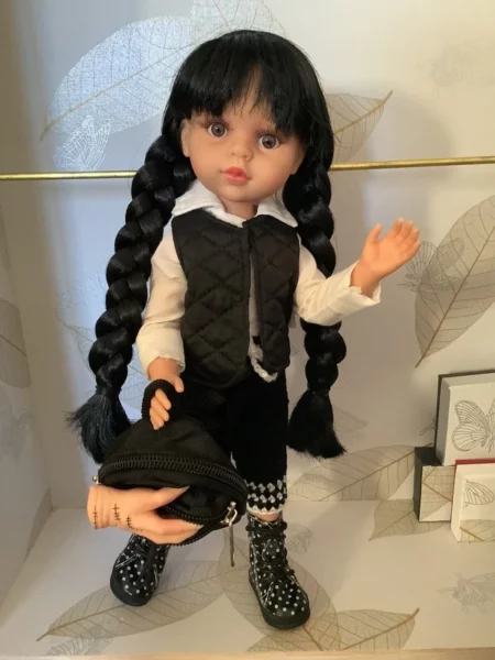 OLNOE CREATIONS - créations originales au crochet réalisées en Provence - poupée Las Amigas Paola Reina Carina articulée