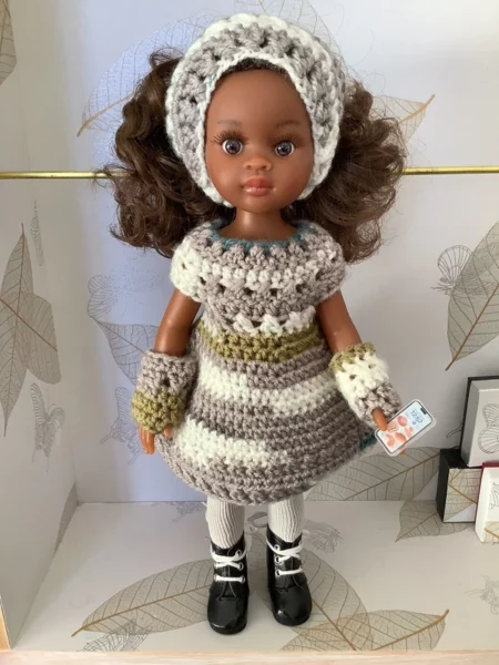 OLNOE CREATIONS - créations originales au crochet réalisées en Provence - poupée Las Amigas Nora Paola Reina Sortie à la patinoire