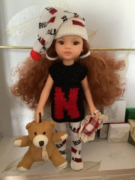 OLNOE CREATIONS - créations originales au crochet réalisées en Provence - poupée Las Amigas Paola Reina Célia Netflix