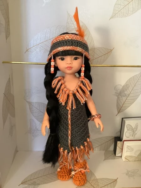 OLNOE CREATIONS - créations originales au crochet réalisées en Provence - poupée Las Amigas Paola Reina Liu indienne sioux
