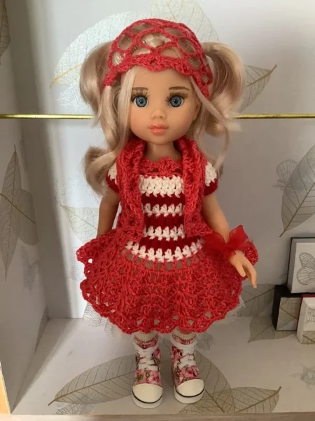 OLNOE CREATIONS - créations originales au crochet réalisées en Provence - poupée Las Amigas Paola Reina Clara