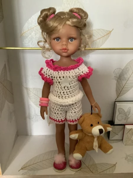 OLNOE CREATIONS - créations originales au crochet réalisées en Provence - poupée Las Amigas Paola Reina Luciana