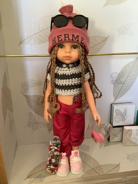 OLNOE CREATIONS - créations originales au crochet réalisées en Provence - poupée Las Amigas Paola Reina Carla skate