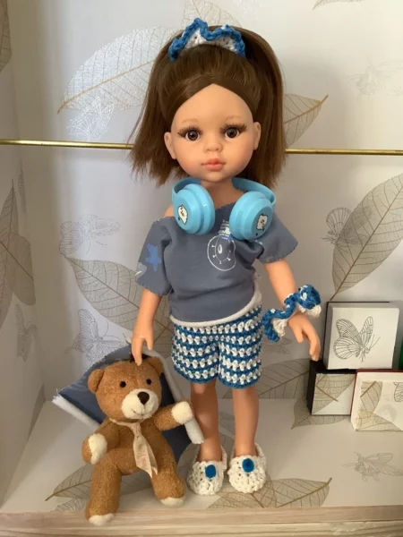 OLNOE CREATIONS - créations originales au crochet réalisées en Provence - poupée Las Amigas Paola Reina Carol Soirée Pyjama