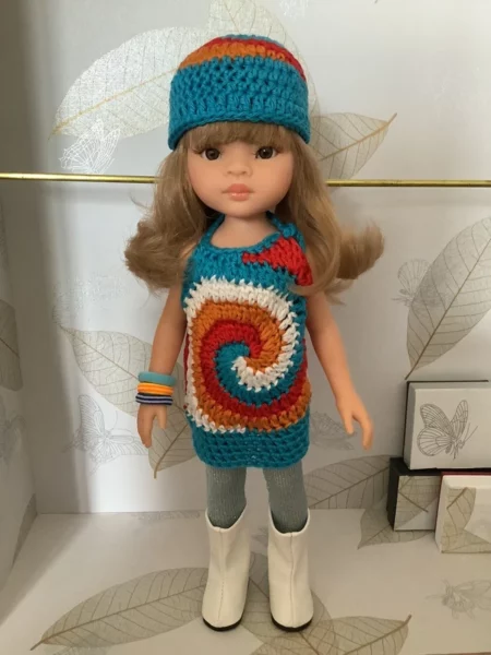 OLNOE CREATIONS - créations originales au crochet réalisées en Provence - poupée Las Amigas Paola Reina Manica disco