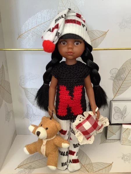 OLNOE CREATIONS - créations originales au crochet réalisées en Provence - poupée Las Amigas Paola Reina Nora Netflix