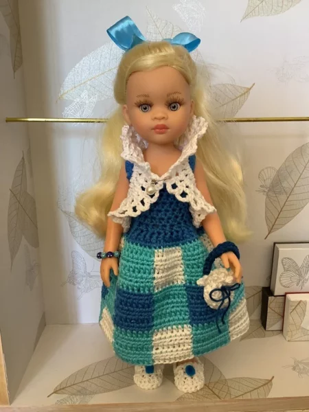 OLNOE CREATIONS - créations originales au crochet réalisées en Provence - poupée Las Amigas Paola Reina Conchi