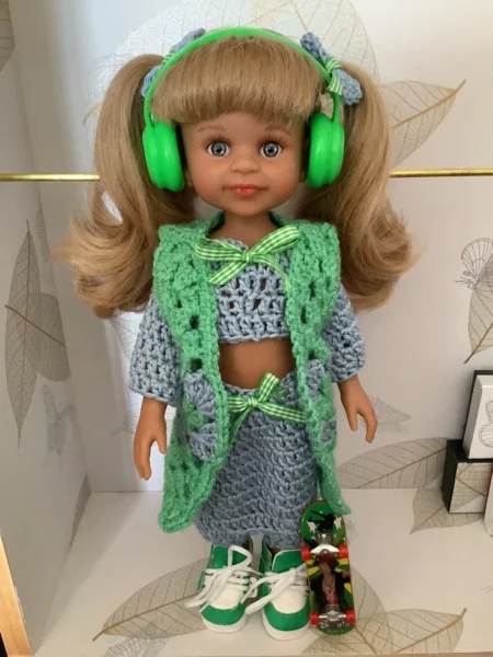 OLNOE CREATIONS - créations originales au crochet réalisées en Provence - poupée Paola Reina Simona Cléo Skate