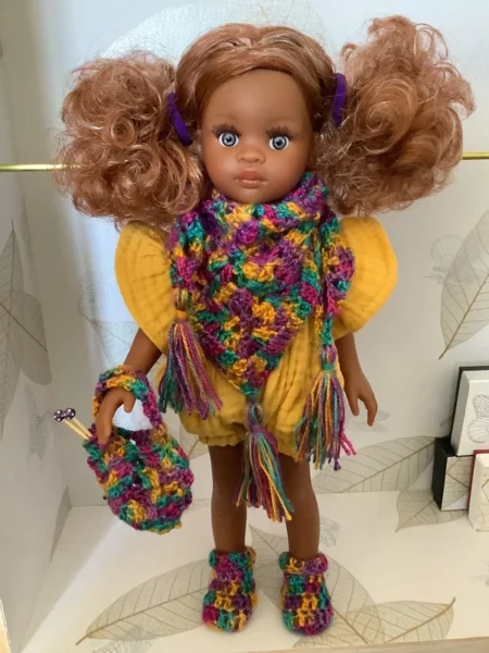 OLNOE CREATIONS - créations originales au crochet réalisées en Provence - poupée Las Amigas Paola Reina Nora tricot