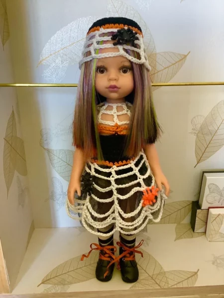 OLNOE CREATIONS - créations originales au crochet réalisées en Provence - poupée Las Amigas Paola Reina Carol Araignées Halloween